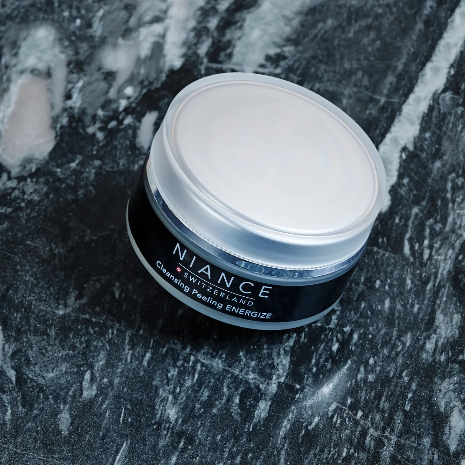 NIANCE Cleansing Peeling ENERGIZE — texture of peel on skin