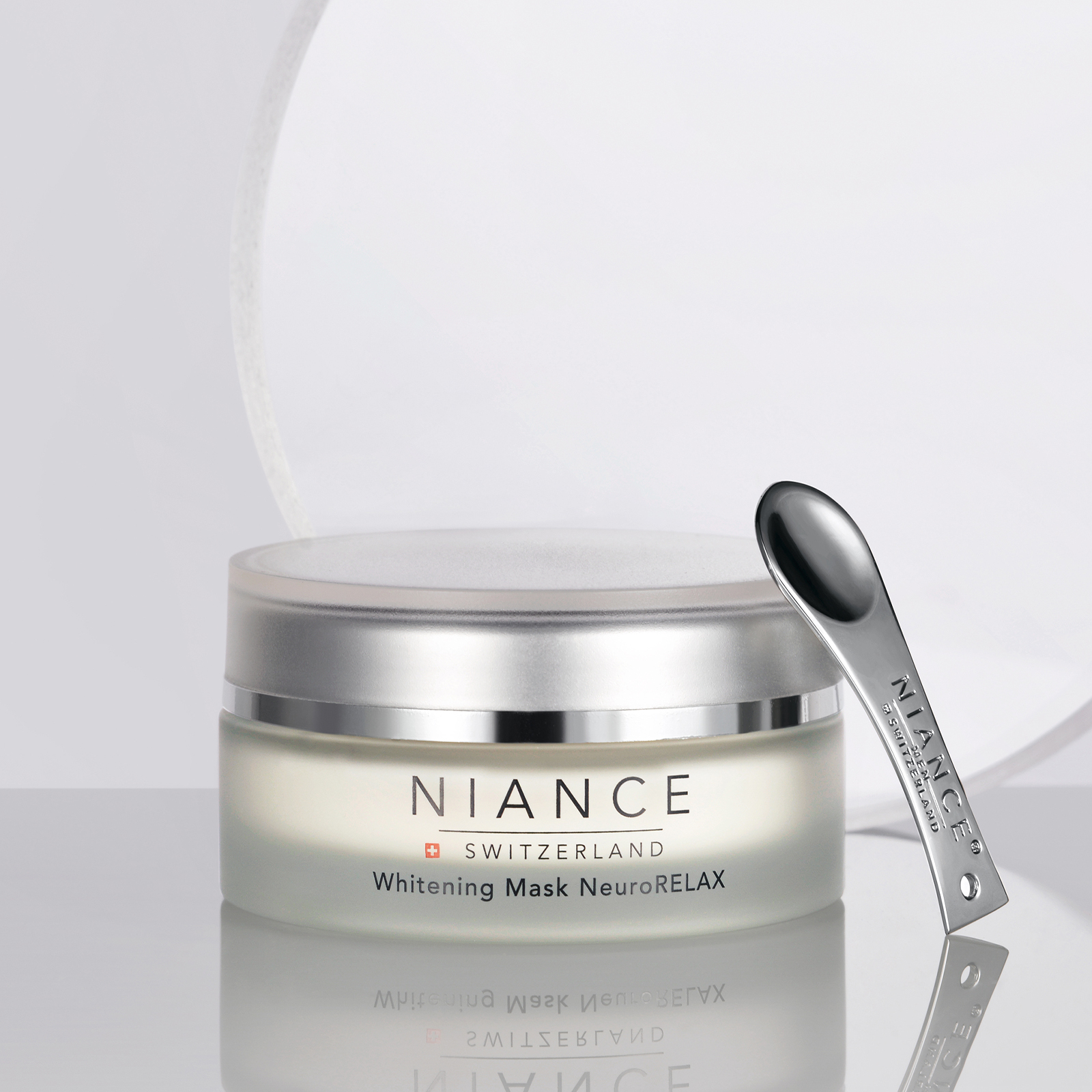 NIANCE Whitening Mask NeuroRELAX — creamy mask texture on skin