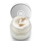 Application of RIVOLI La Crème on face, neck & décolleté – firming & volumising