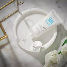 Packaging of RIVOLI Le Démaquillant Gel Nettoyant – luxury skincare from Geneva