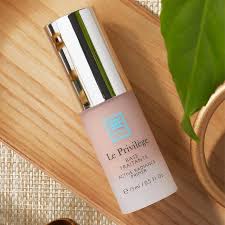 Swiss luxury skincare/ makeup hybrid – RIVOLI Genève Base Traitante packaging