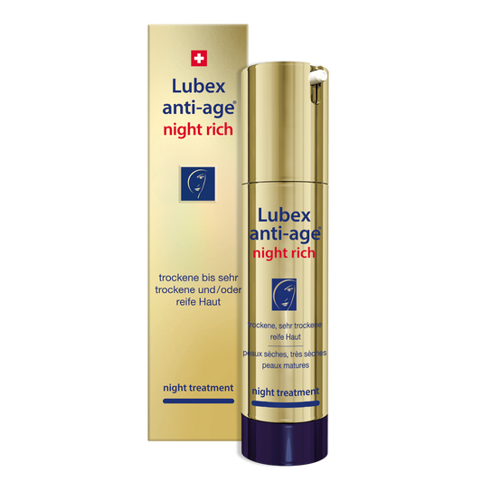 Texture of Lubex anti-age Night Rich – rich cream with high lipid content and high-dose retinol for overnight renewal